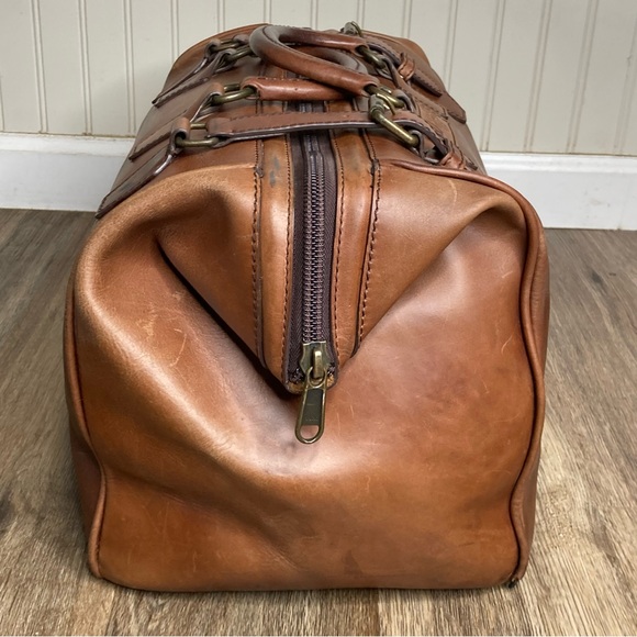 Duluth Trading Leather AWOL Weekender Duffel Bag-Brown-Buckle/Zip-Quiet Luxury - Picture 5 of 16